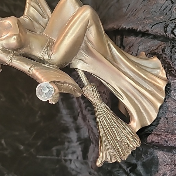 0243. SEXY Witch 🧙‍♂️ On a Broom w/ Crystal 🔮 Ball 💖 - Picture 3 of 15